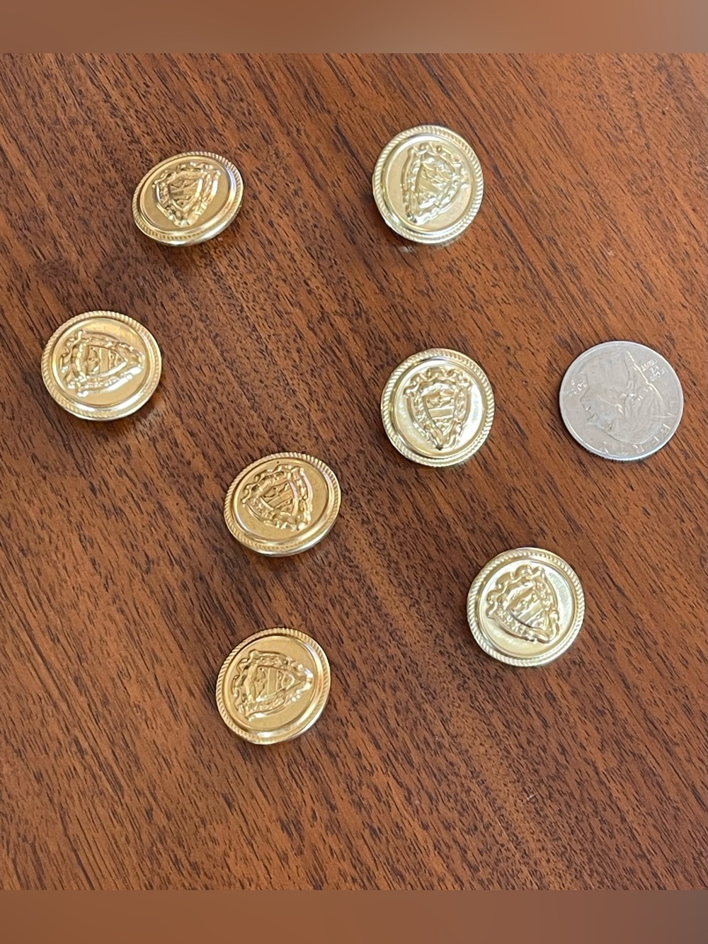 VTG 1980s Gold Tone Metal Crest Buttons Shield Design Shank Back Set of 7 NOS